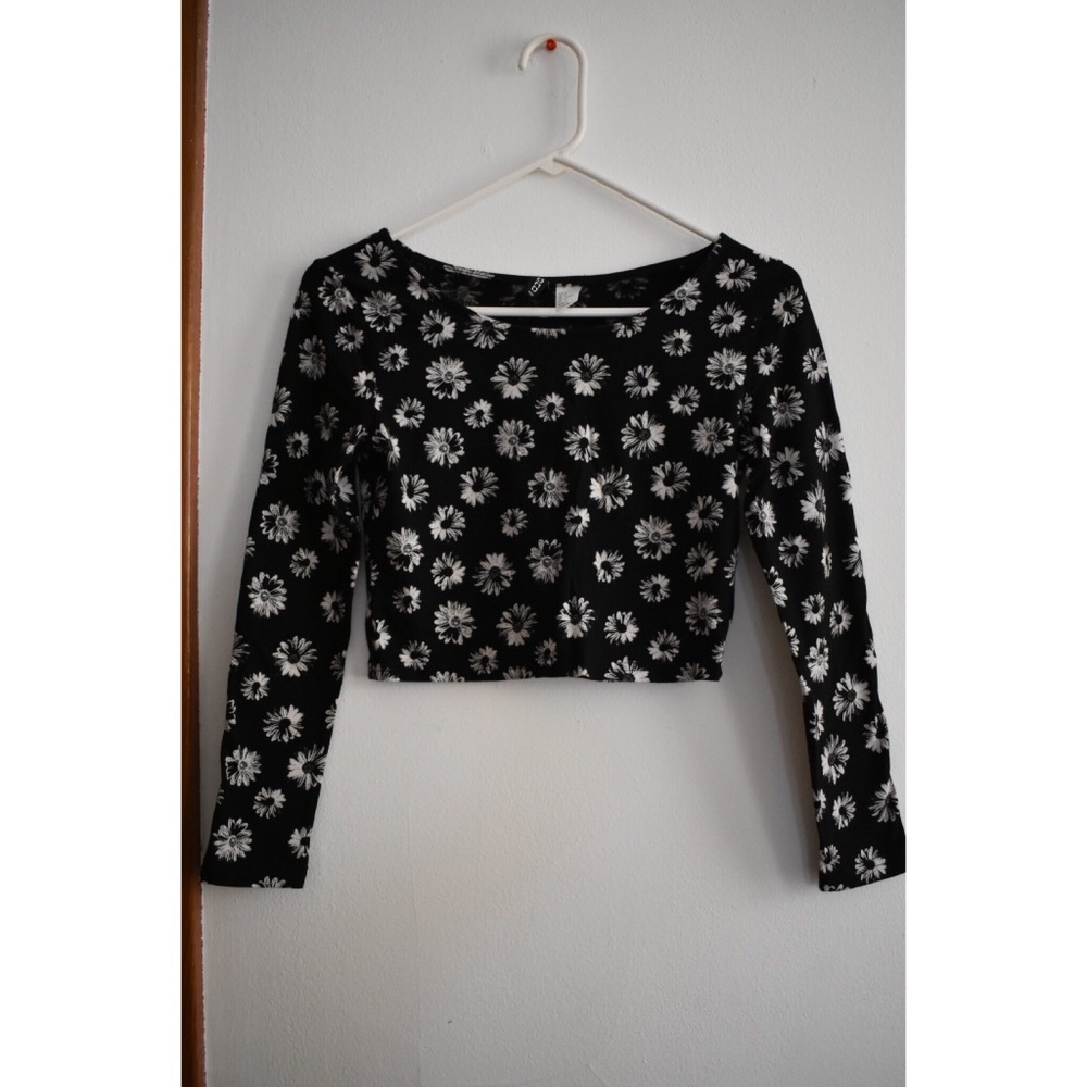 Divided H&M long sleeve crop top